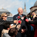The King and Queen met the Norwegian and Turkish media for their final comments outside of the Hagia Sophia. (Photo: Lise Åserud, NTB scanpix)